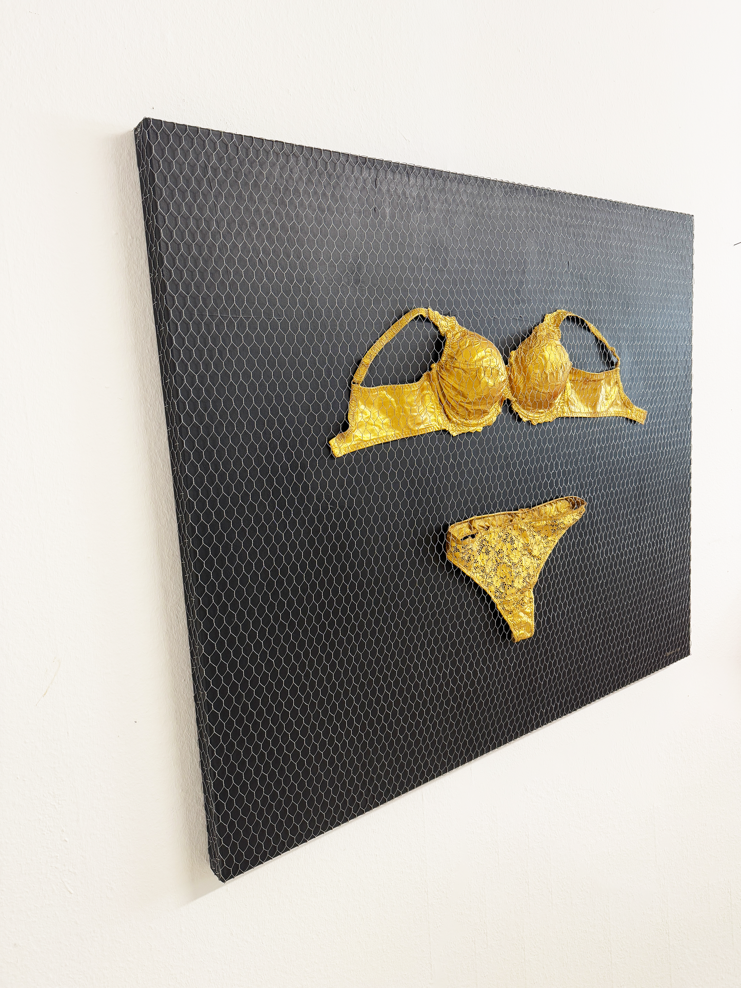 Golden Intimacy - 120 x 100 cm  (RESERIERT reserved for exhibition)