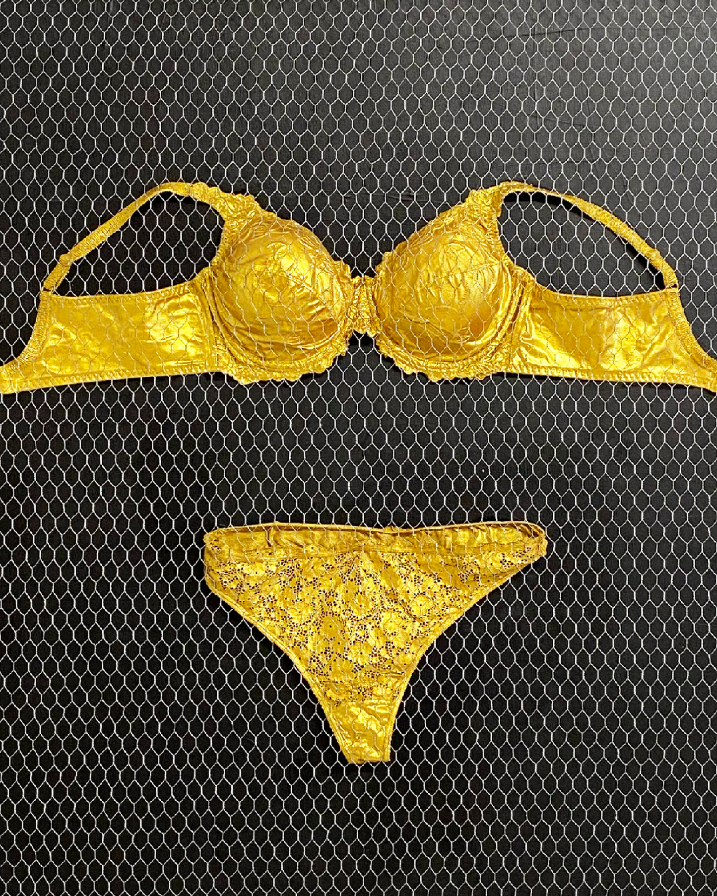 Golden Intimacy - 120 x 100 cm  (RESERIERT reserved for exhibition)